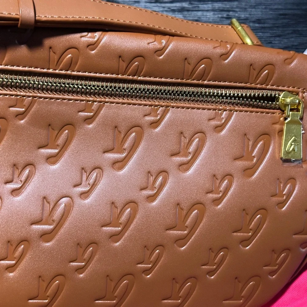 Elegant Tan Crossbody Bag with Wallet - Picture 7 of 9